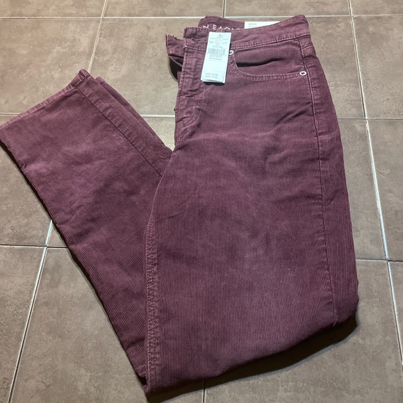 American Eagle Straight Corduroy Mom Jeans - Picture 3 of 5